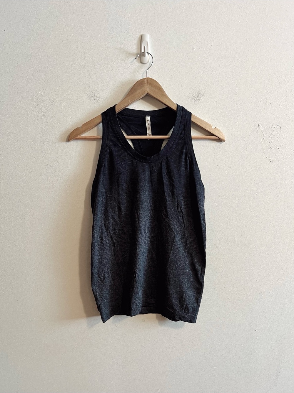athleta momentum gradient heather tank